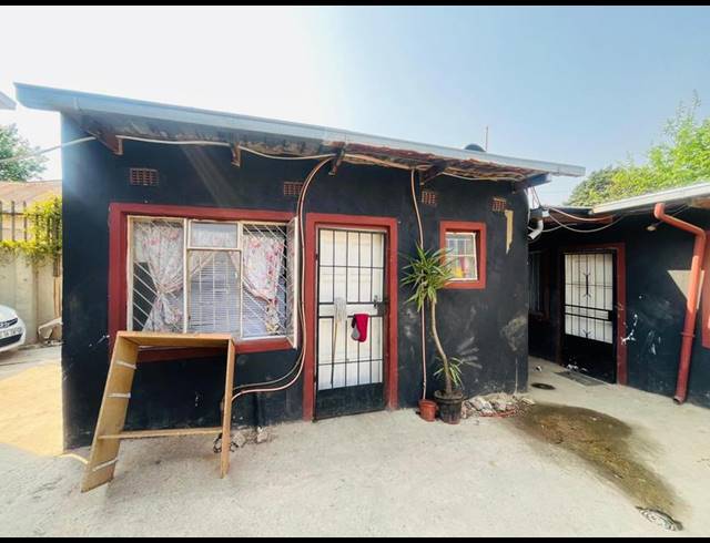 4 BEDROOM HOUSE FOR SALE IN ROSETTENVILLE